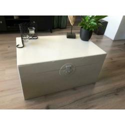 Chinese opbergkist/salontafel, wit