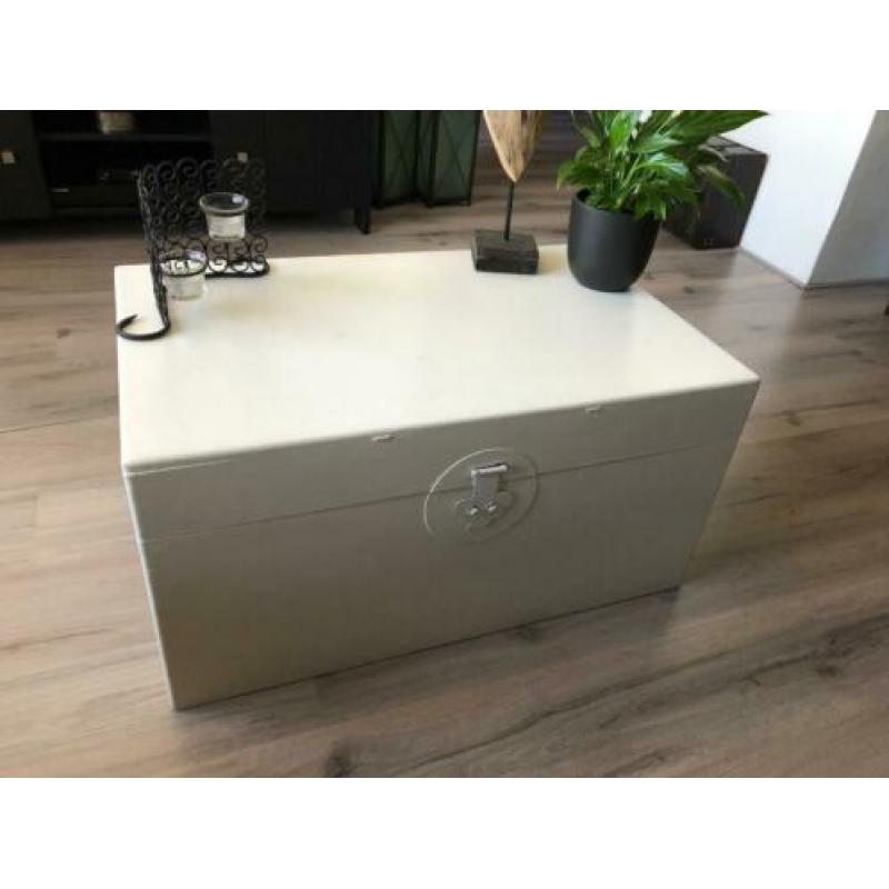 Chinese opbergkist/salontafel, wit