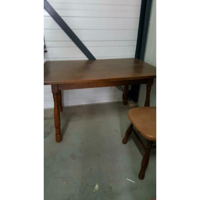 Eettafel leuk om te restyle dit weekend ophalen