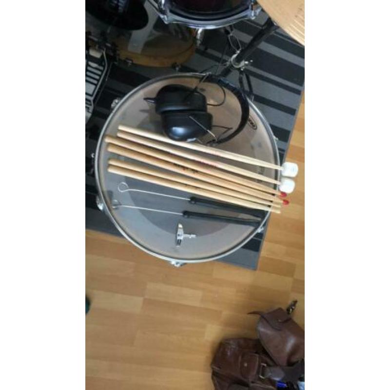 Platin drumstel met Sabian bekkens (complete set)