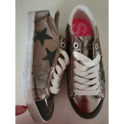 nieuw superdry sneakers zilver sterren maat 37