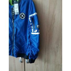 TE KOOP jongens jack nieuw blauw.