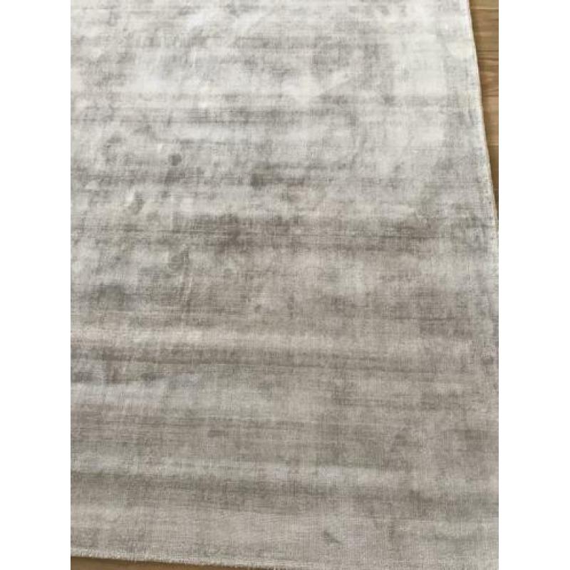 Vloerkleed Jane Westwing lichtgrijs viscose