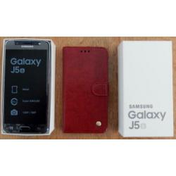 Samsung Galaxy J5 2016 zwart in doos met hoesje als nieuw.