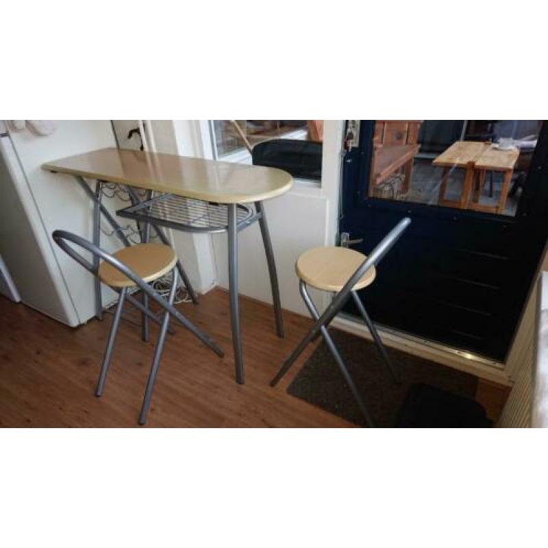 Keukentafel bartafel met twee krukken