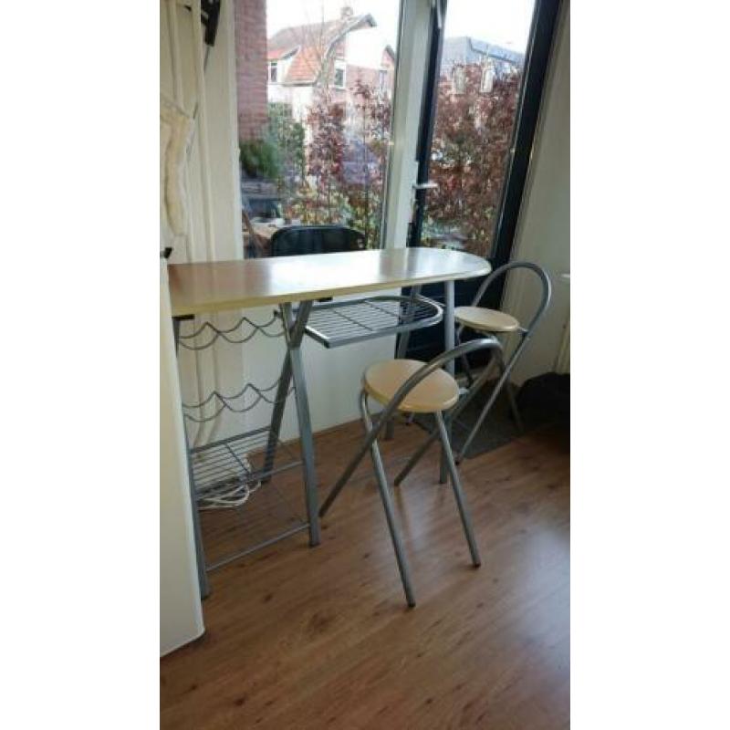 Keukentafel bartafel met twee krukken