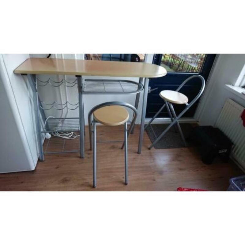 Keukentafel bartafel met twee krukken