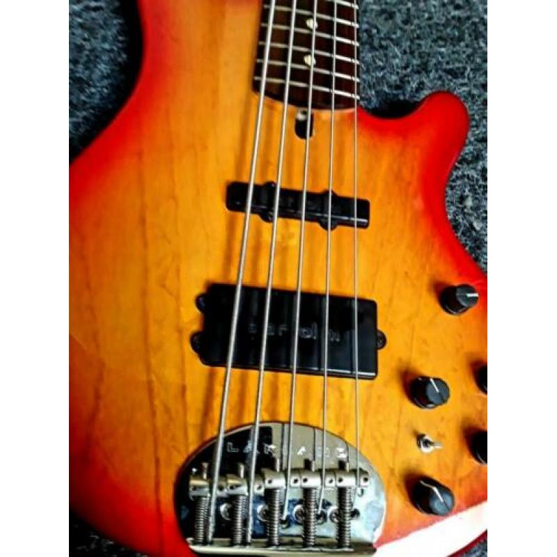 Lakland skyline 55_02 5 snarige bas