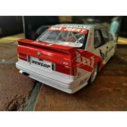 BMW M3 E30 O. Manthey Minichamps 1/18