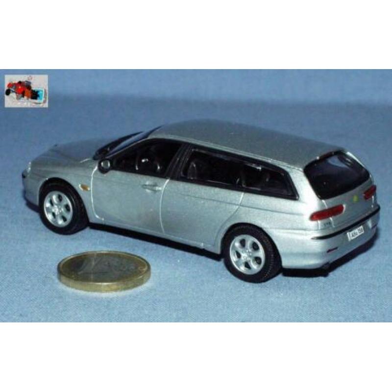 Hongwell 1/43 : Alfa Romeo 156 Sportswagon (Grijs metaal)