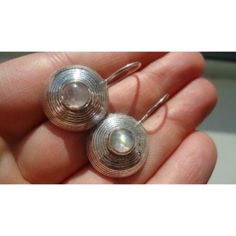 925 zilver / zilveren design oorbellen met maansteen Vanoli