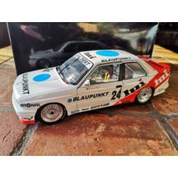 BMW M3 E30 O. Manthey Minichamps 1/18