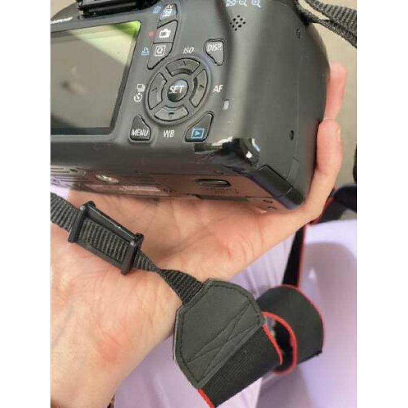 Canon 1100D (BODY)