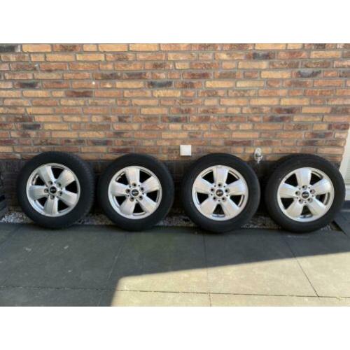 Mini 15” lichtmetalen velgen met goede zomerbanden