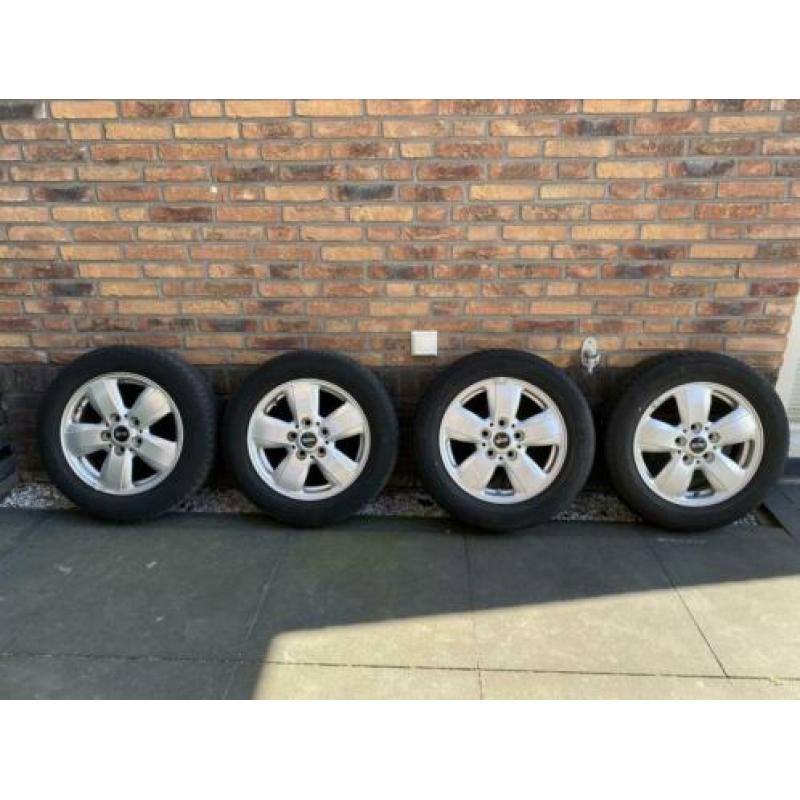Mini 15” lichtmetalen velgen met goede zomerbanden