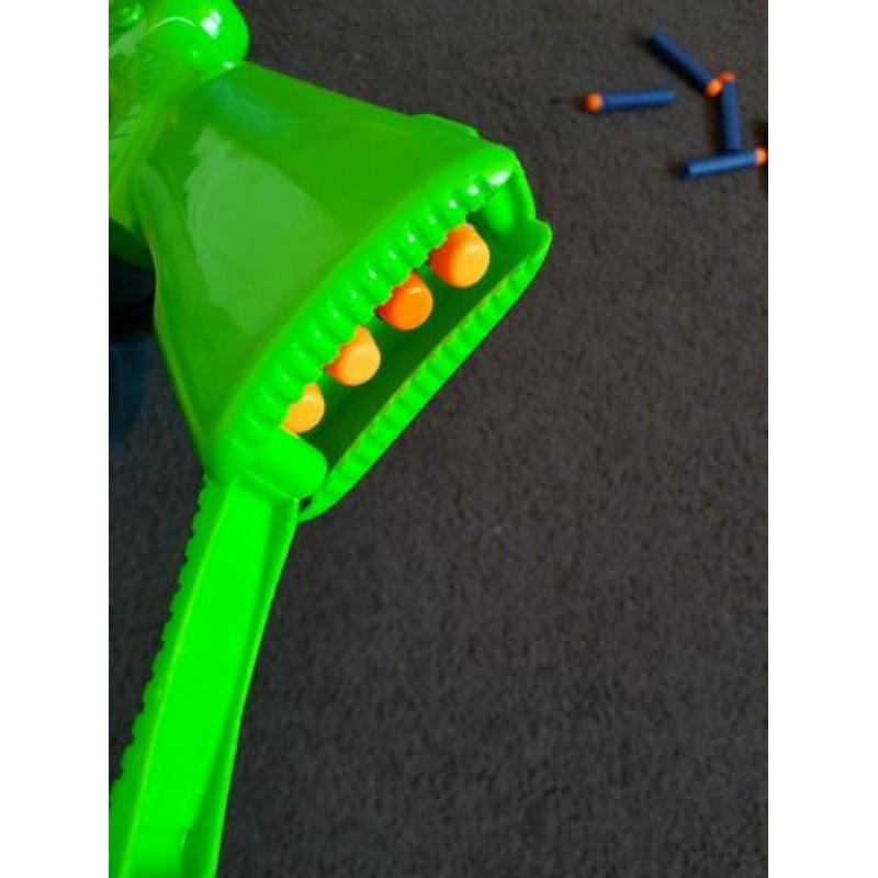 Nerf Pliancy bullet gun met 10 pijlen.
