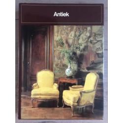 Boek over antiek