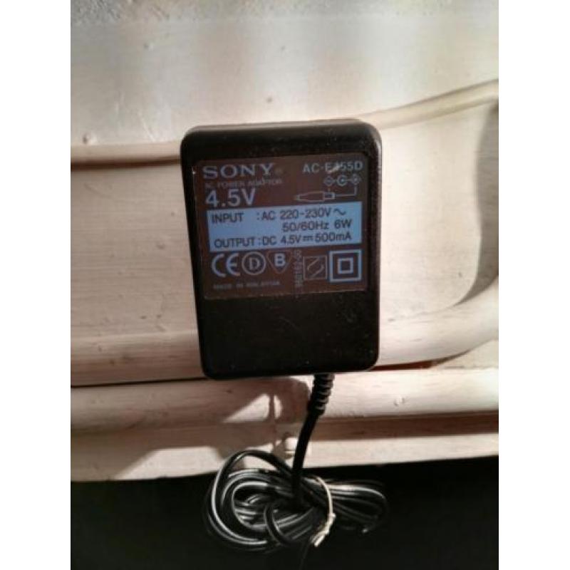 SONY DJE 750 discman met Gprotection zilverincladaptor