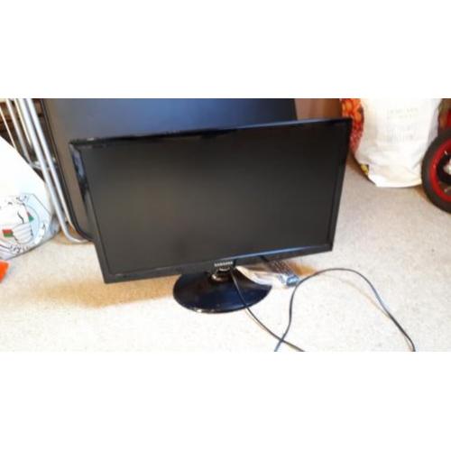 Mooie tv monitor SAMSUNG incl afstandsbediening
