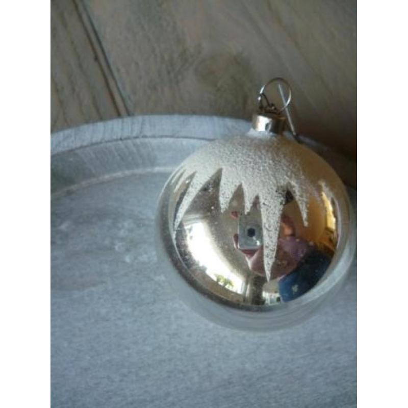 Brocante kerstbal sneeuw punten, 10