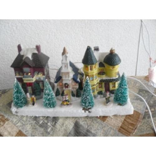 10 delig kerstdorp met verlichting.in orginele doos.