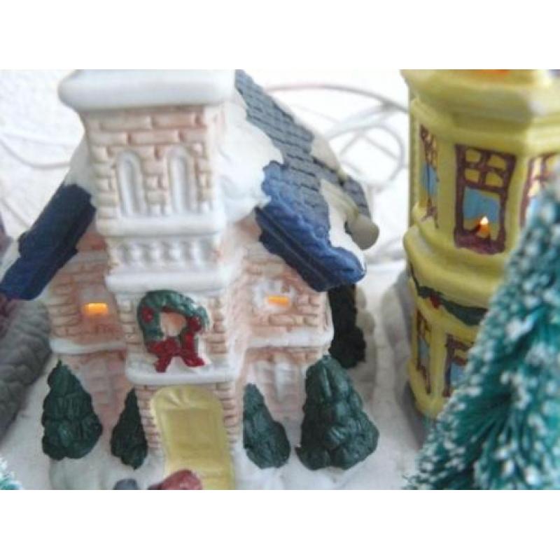 10 delig kerstdorp met verlichting.in orginele doos.