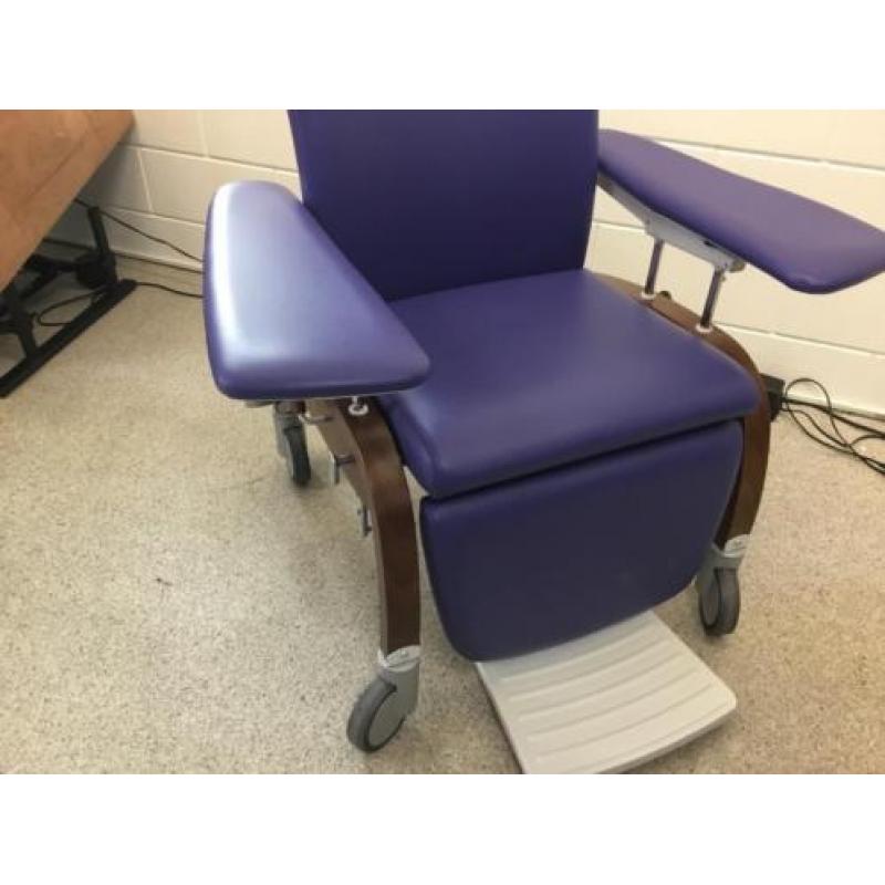Verstelbare relax fauteuil zorg stoel HAELVOET gratis bez.