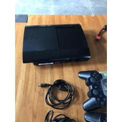 Ps3 500GB met 2 controles en FIFA 16,17